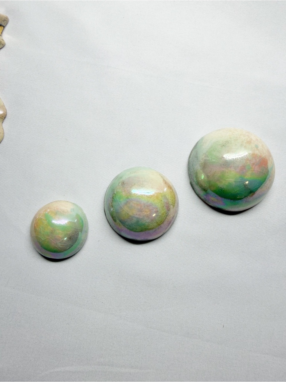 Vintage Hand Painted Iridescent Angel Fish and Bubbles Irene Smith Chalkware - Picture 9 of 10